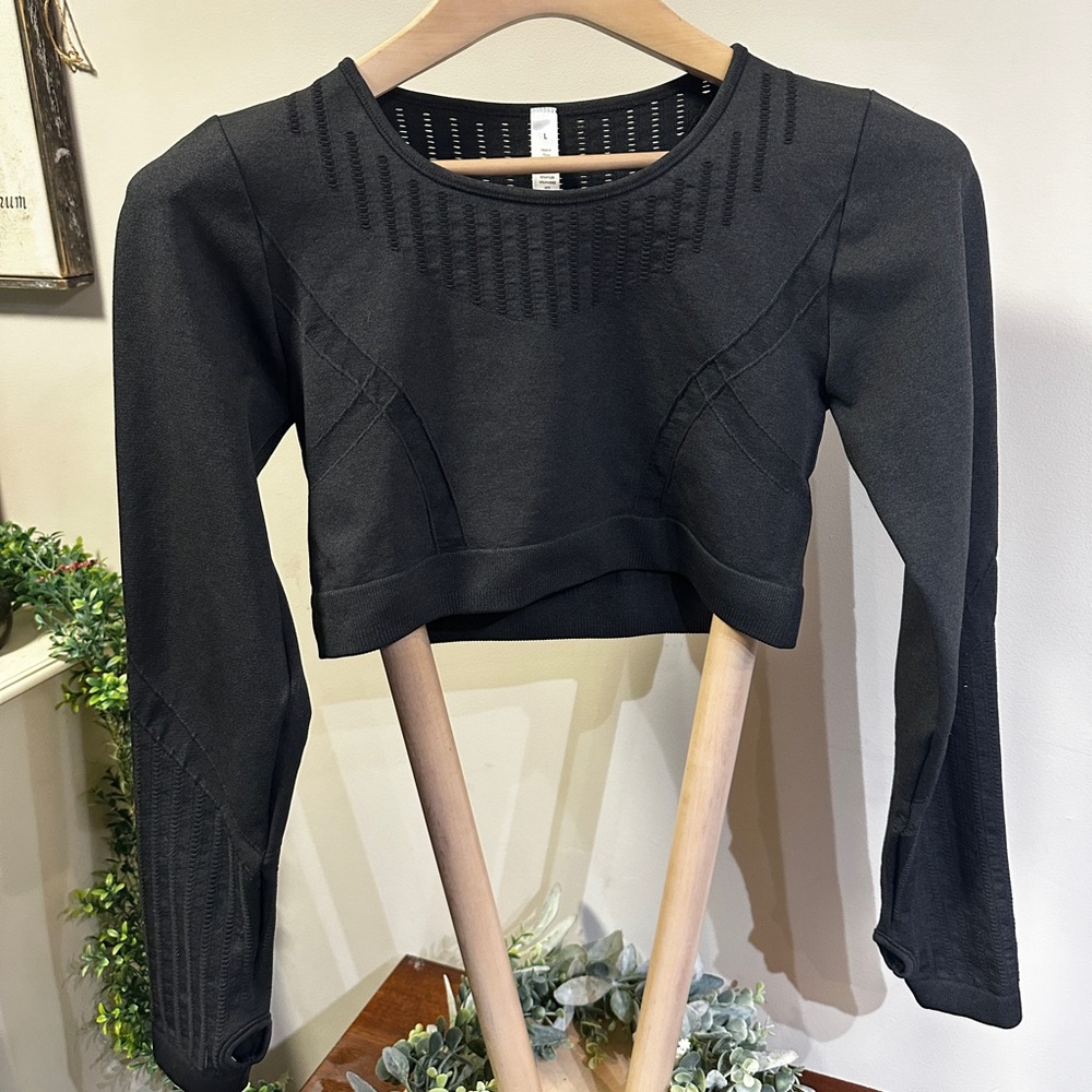 Women’s Black Long Sleeve Cropped Workout Top Spandex Blend Activewear Size L